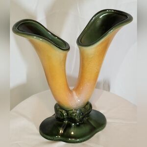 Vintage Hull Pottery Double Vase, Cornucopia, Trumpet Model 103 USA Signed